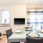 Limone - Featuring A Private Garden And Access To A Pool * Barcuzzi