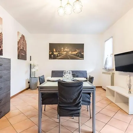 Limone - Featuring A Private Garden And Access To A Pool